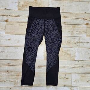 Athleta TruCool Capri Leggings Crocodile Stealth SZ XXS Small Yoga Black 348588